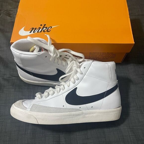 Nike Other - Nike Blazer Mid 77 M 8.5/W 10